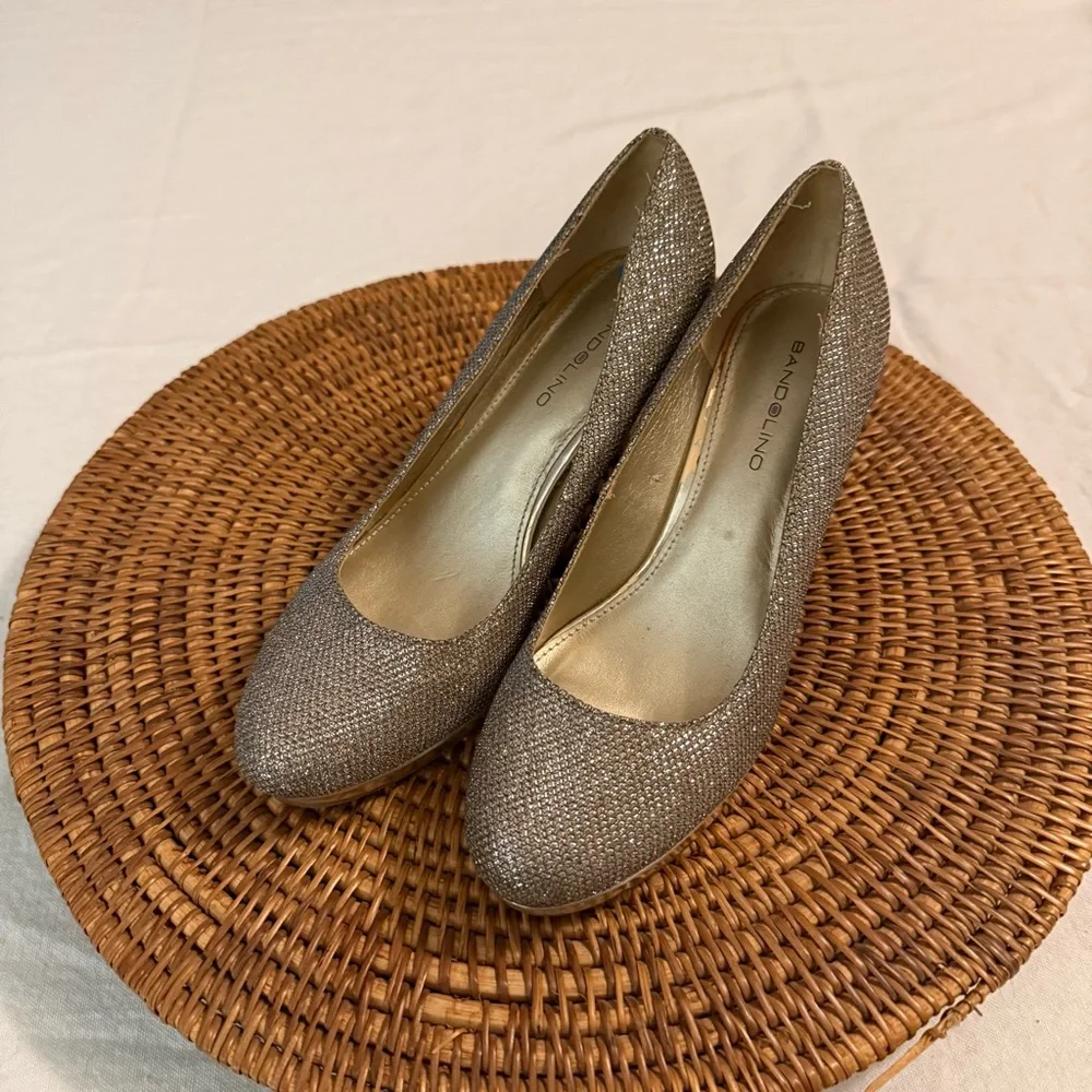 Bandolino Shimmering Silver Gold Heels‎